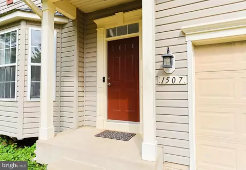 1507 Scott Chase Dr, Frederick, MD 21702 photo 2
