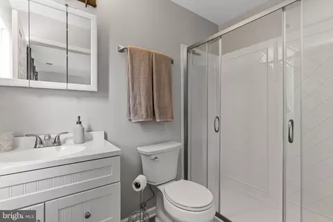 Bath - 1705 Derrs Sq E, Frederick, MD 21701 photo 2 of 3