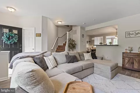 Entry Way - 1705 Derrs Sq E, Frederick, MD 21701 photo 2 of 4