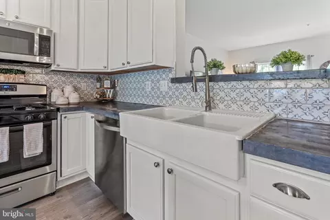 Kitchen - 1705 Derrs Sq E, Frederick, MD 21701 photo 4 of 4