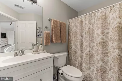 Bath - 1705 Derrs Sq E, Frederick, MD 21701 photo 3 of 3
