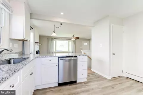 910 E F St, Brunswick, MD 21716 photo 14