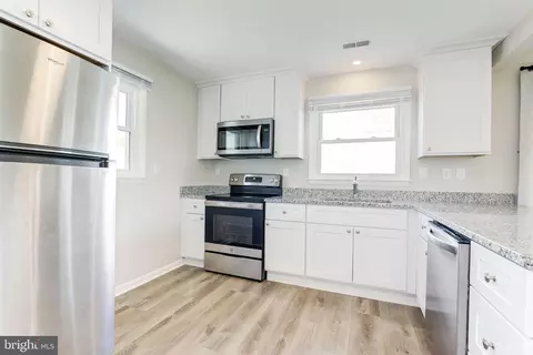 910 E F St, Brunswick, MD 21716 photo 3