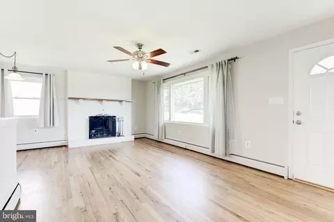 910 E F St, Brunswick, MD 21716 photo 7