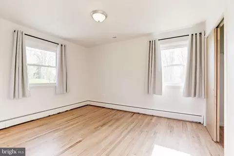 910 E F St, Brunswick, MD 21716 photo 18