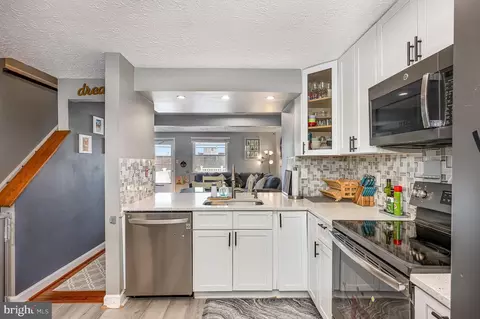 Kitchen - 250 Canfield Ter, Frederick, MD 21702 photo 2 of 2