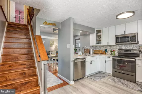 Entry Way - 250 Canfield Ter, Frederick, MD 21702 photo 1 of 2