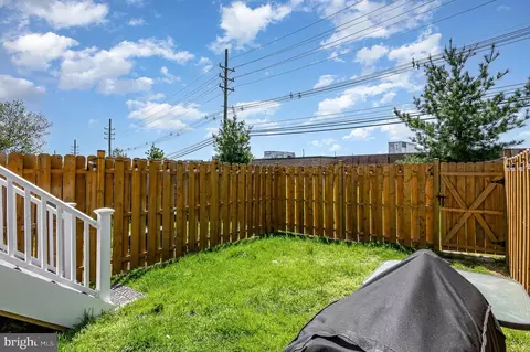 Exterior - 250 Canfield Ter, Frederick, MD 21702 photo 4 of 6