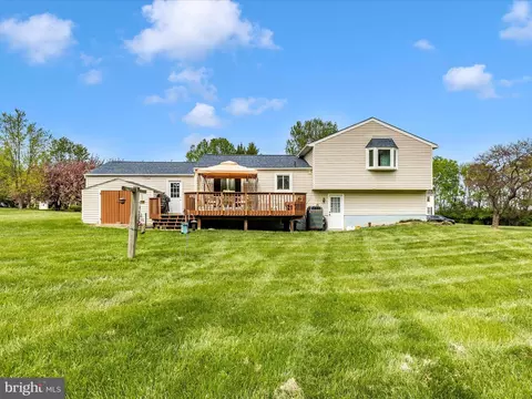 5903 Char Leigh Cir, Frederick, MD 21703 photo 4