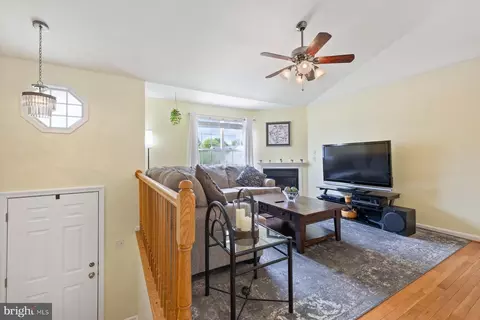 234 Lake Coventry Dr, Frederick, MD 21702 photo 4