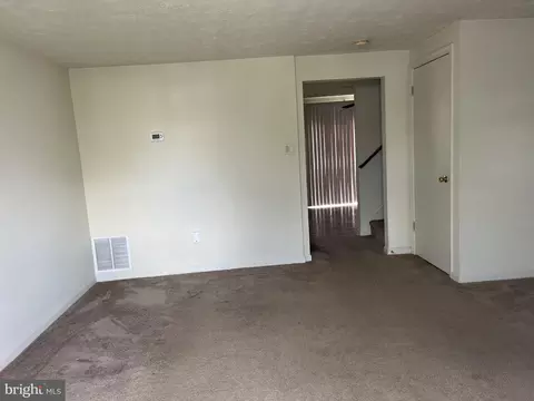 Living - 1463 Mobley Ct, Frederick, MD 21701 photo 4 of 6