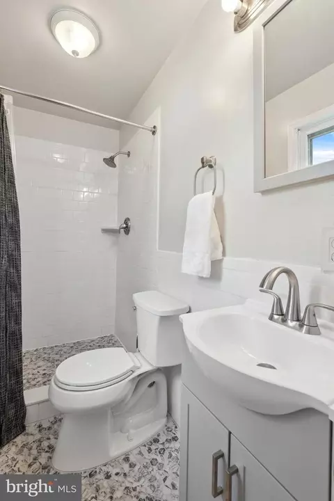 Bath - 5598 Dover Ct, Frederick, MD 21703 photo 1 of 2