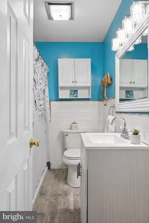 Bath - 5598 Dover Ct, Frederick, MD 21703 photo 2 of 2
