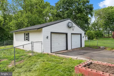 Exterior - 5598 Dover Ct, Frederick, MD 21703 photo 1 of 7