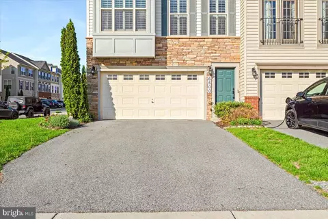 6500 Newton Dr, Frederick, MD 21703 photo 2