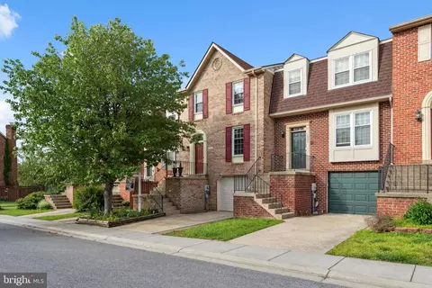 8294 Waterside Ct, Frederick, MD 21701