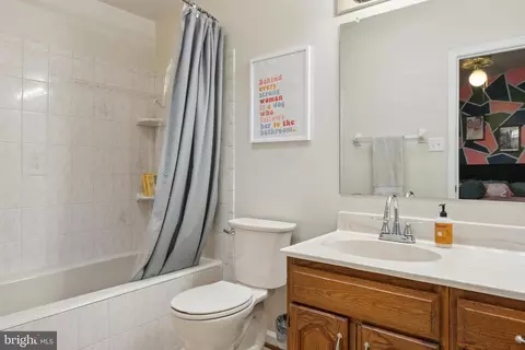 Bath - 8294 Waterside Ct, Frederick, MD 21701 photo 3 of 6