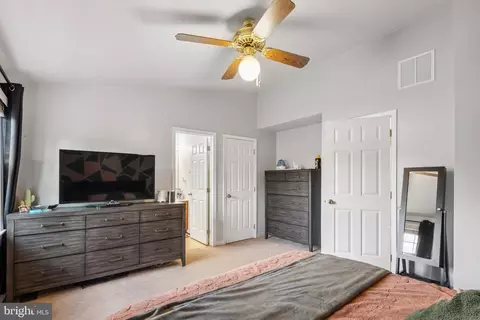 Entry Way - 8294 Waterside Ct, Frederick, MD 21701 photo 4 of 6