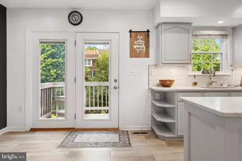 Entry Way - 8294 Waterside Ct, Frederick, MD 21701 photo 2 of 6