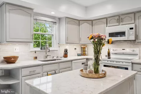 Kitchen - 8294 Waterside Ct, Frederick, MD 21701 photo 3 of 5
