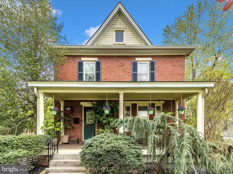 24 Lombard St, Thurmont, MD 21788