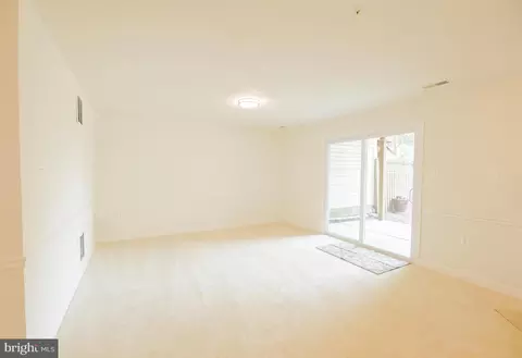 Living - 2613 Caulfield Ct, Frederick, MD 21701 photo 5 of 7