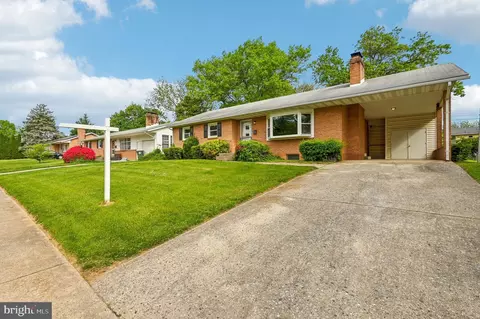 707 Midway Dr, Frederick, MD 21701 photo 2