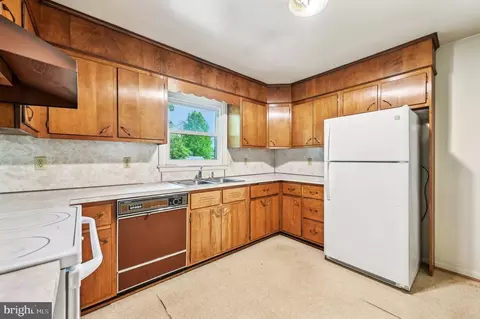 707 Midway Dr, Frederick, MD 21701 photo 7