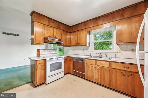 707 Midway Dr, Frederick, MD 21701 photo 8