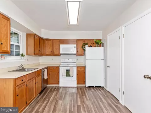 Kitchen - 6830 Acacia Ct, Frederick, MD 21703 photo 3 of 6