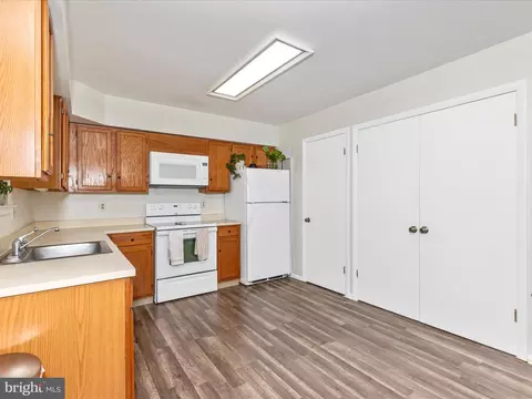 Kitchen - 6830 Acacia Ct, Frederick, MD 21703 photo 4 of 6