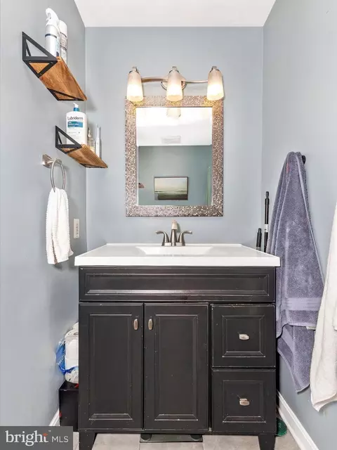 Bath - 6830 Acacia Ct, Frederick, MD 21703 photo 5 of 5