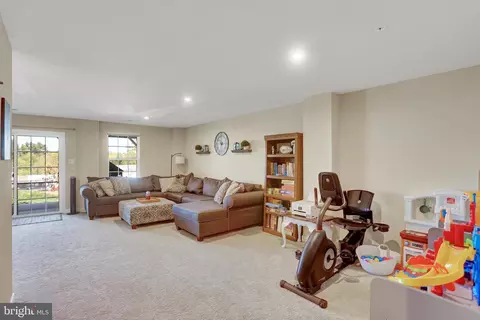 5873 Barts Way, Frederick, MD 21704 photo 25