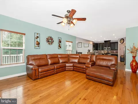 Living - 2004 Quandary Dr, Frederick, MD 21702 photo 3 of 4