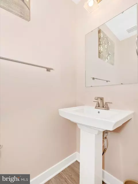 Bath - 2004 Quandary Dr, Frederick, MD 21702 photo 1 of 4