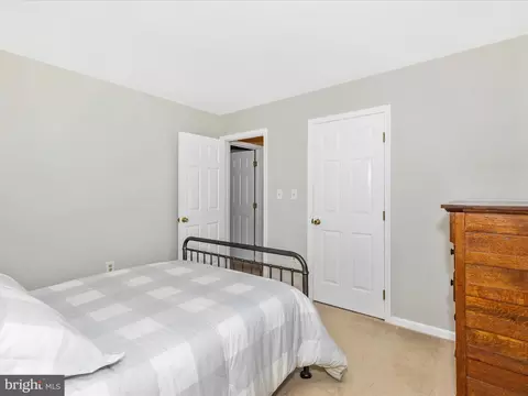 Bedroom - 8165 Stone Ridge Dr, Frederick, MD 21702 photo 6 of 8