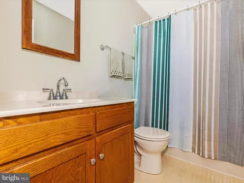 Bath - 8165 Stone Ridge Dr, Frederick, MD 21702 photo 3 of 3