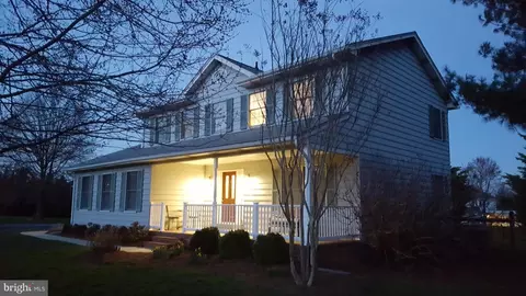 Exterior - 8165 Stone Ridge Dr, Frederick, MD 21702 photo 2 of 24