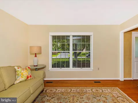 Living - 8165 Stone Ridge Dr, Frederick, MD 21702 photo 2 of 9