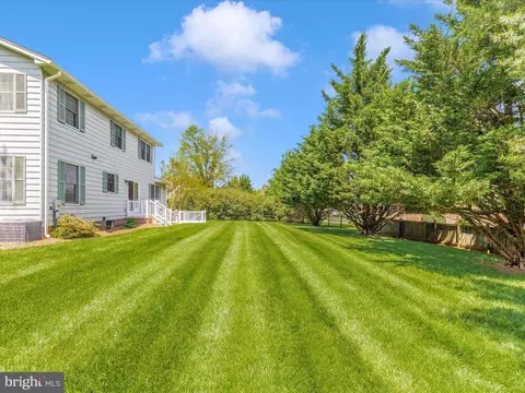Exterior - 8165 Stone Ridge Dr, Frederick, MD 21702 photo 18 of 24