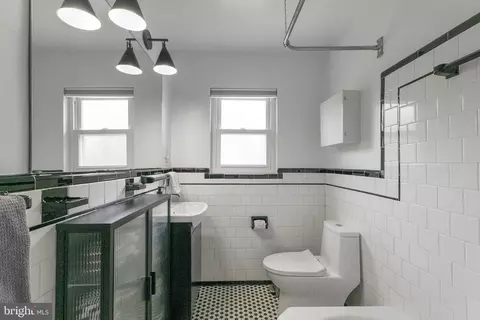Bath - 514 Culler Ave, Frederick, MD 21701 photo 1 of 3
