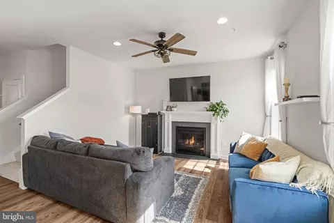 2004 Foster Way, Frederick, MD 21702 photo 7