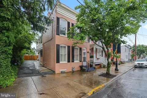 304 W South St, Frederick, MD 21701