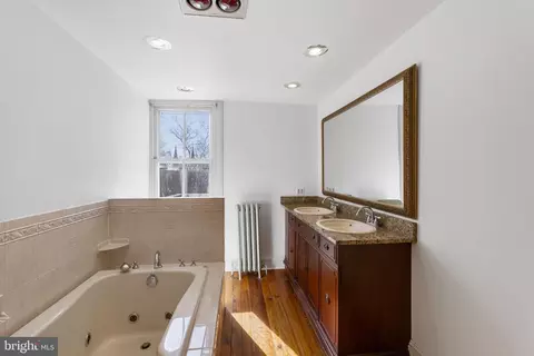 Bath - 12 E 3rd St, Frederick, MD 21701 photo 4 of 4