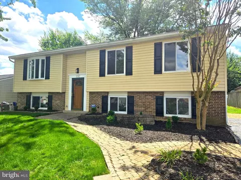 1797 Valleyside Dr, Frederick, MD 21702