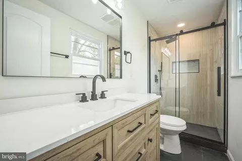 Bath - 1797 Valleyside Dr, Frederick, MD 21702 photo 1 of 2