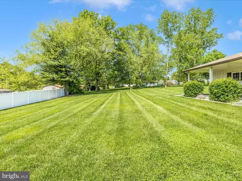 9203 Oak Tree Cir, Frederick, MD 21701 photo 12