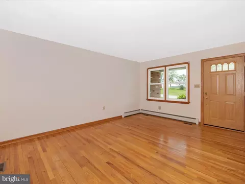 9203 Oak Tree Cir, Frederick, MD 21701 photo 15