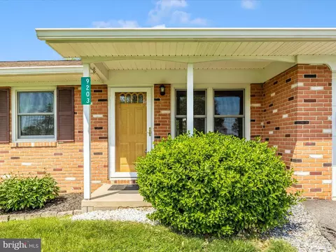 9203 Oak Tree Cir, Frederick, MD 21701 photo 4