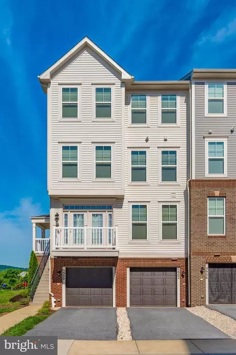 5900 Krantz Dr, Frederick, MD 21703 photo 2